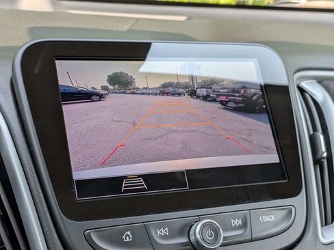 Used 2025 Chevrolet Malibu LT FWD image 23