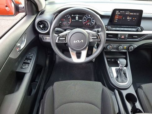 Used 2023 Kia Forte LXS w/ LXS Technology Package image 12