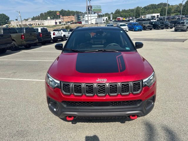 Certified 2025 Jeep Compass Trailhawk w/ Trailhawk Elite Group AWD/4WD image 4