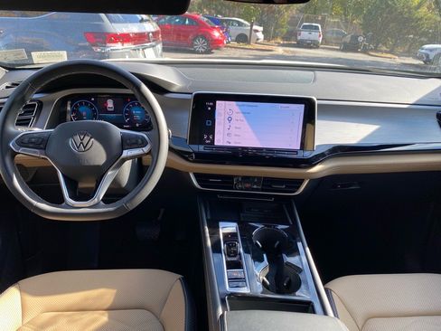 Used 2024 Volkswagen Atlas Cross Sport SE w/ Black Wheel Package image 9