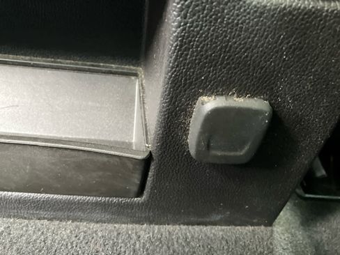 Used 2019 Chevrolet Silverado 1500 LT image 27