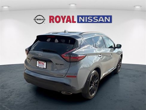 Used 2024 Nissan Murano SV w/ SV Midnight Edition Package image 7
