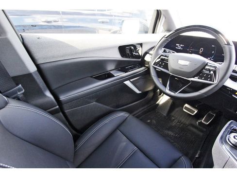 New 2026 Cadillac Optiq Luxury 1 image 8