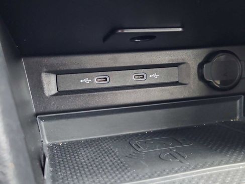 Used 2024 Volkswagen Tiguan Wolfsburg Edition image 17