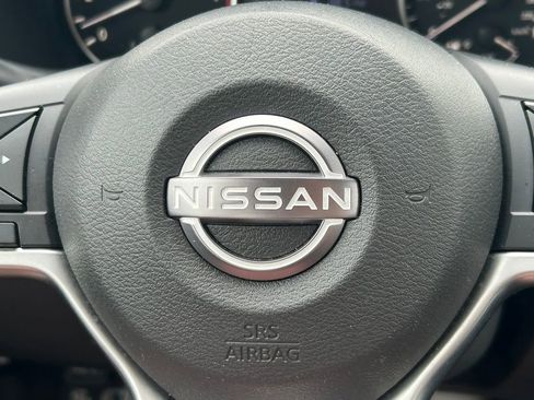 Used 2025 Nissan Altima 2.5 SV FWD image 32