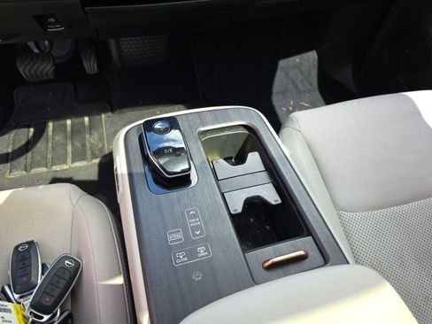 Used 2023 Nissan Ariya FWD image 19