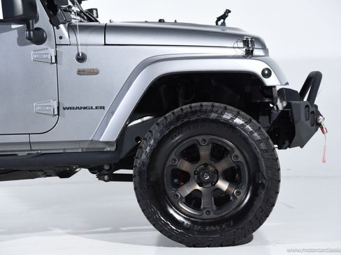 Used 2016 Jeep Wrangler Sahara AWD/4WD image 12