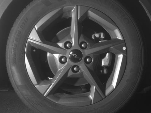 Used 2025 Kia K4 LXS image 13