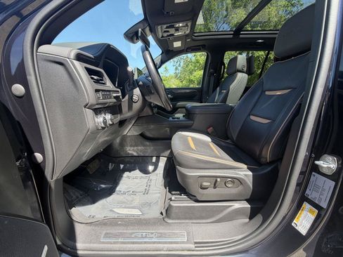 Used 2023 GMC Yukon AT4 w/ AT4 Premium Package AWD/4WD image 8