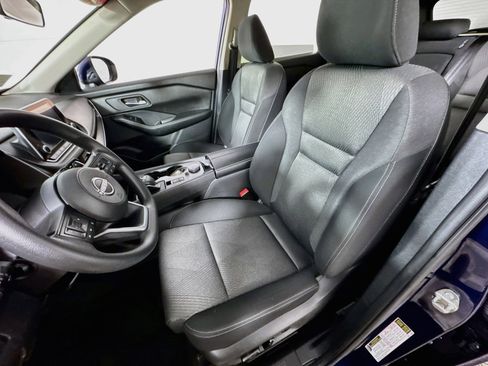 Used 2024 Nissan Rogue SV AWD/4WD image 12