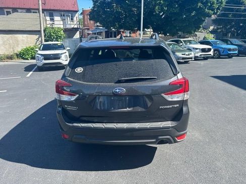 Used 2019 Subaru Forester Premium AWD/4WD image 6
