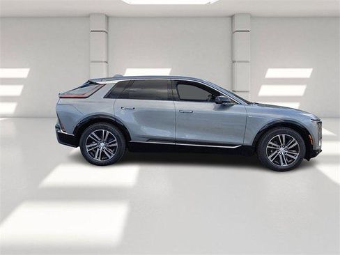 New 2026 Cadillac Lyriq Luxury image 6