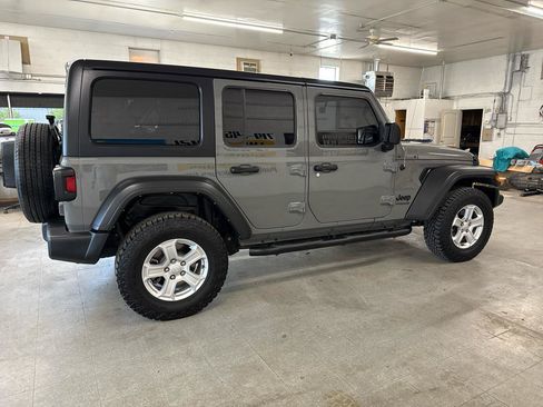 Used 2022 Jeep Wrangler Unlimited Sport AWD/4WD image 4