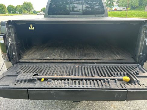Used 2011 Ford F250 Lariat w/ Chrome Pkg AWD/4WD image 18