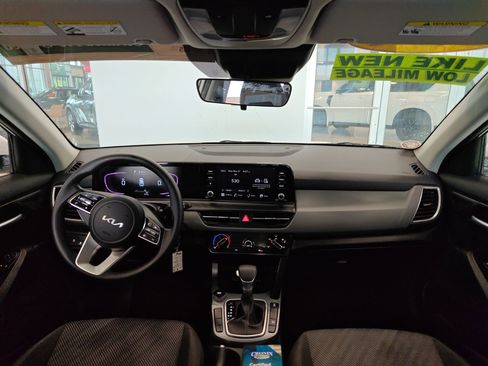 Used 2024 Kia Seltos LX AWD/4WD image 25