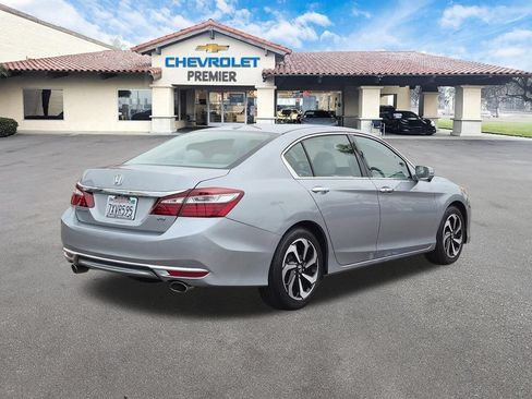 Used 2017 Honda Accord EX-L image 8