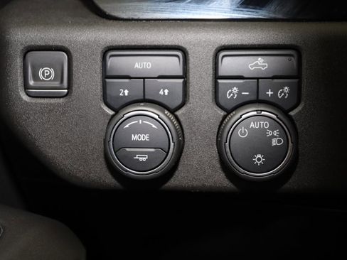 Used 2022 Chevrolet Silverado 1500 LT image 25