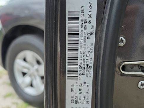 Used 2018 RAM 1500 Express RWD image 26