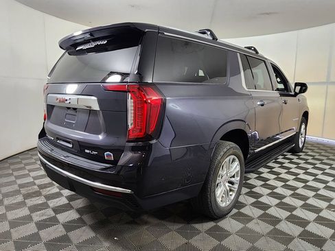 Used 2023 GMC Yukon XL SLT AWD/4WD image 7