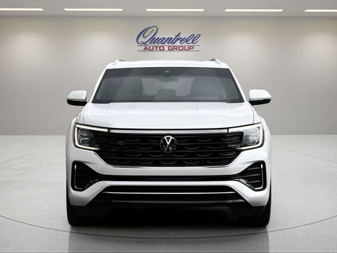 Used 2024 Volkswagen Atlas Cross Sport SEL R-Line AWD/4WD image 9