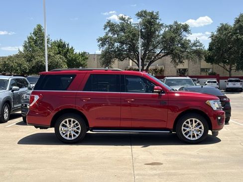 Used 2020 Ford Expedition XLT w/ Equipment Group 202A RWD image 3