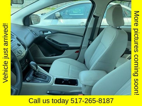 Used 2017 Ford Focus SE FWD image 5