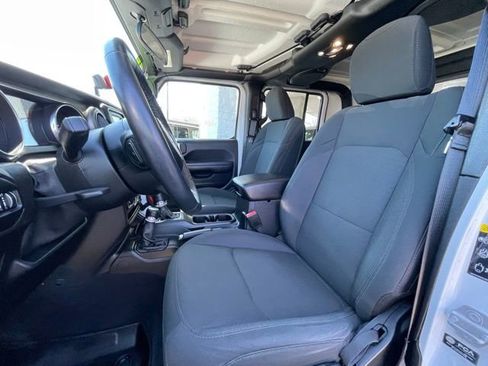 Used 2021 Jeep Gladiator Sport AWD/4WD image 12