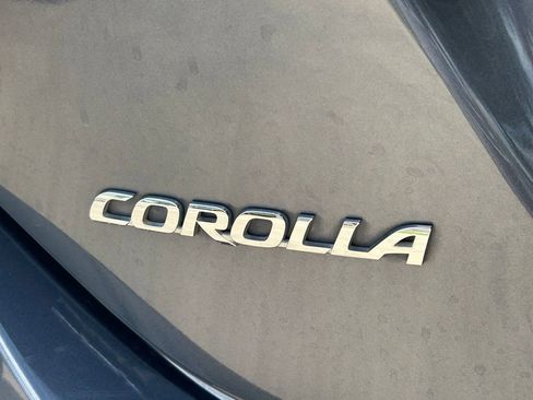 Used 2018 Toyota Corolla LE FWD image 12
