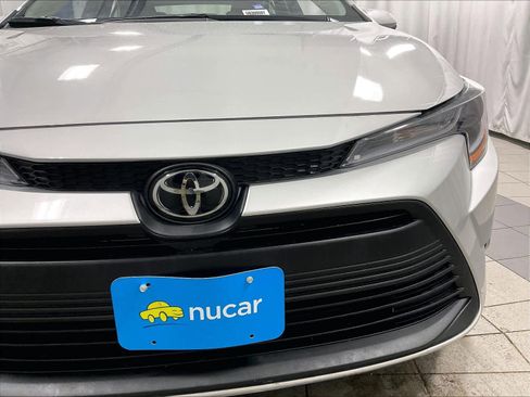 Used 2025 Toyota Corolla LE image 31