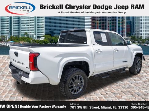 Used 2025 Toyota Tacoma SR5 AWD/4WD image 5