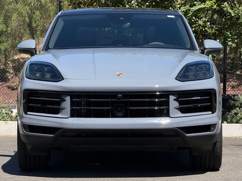 Certified 2024 Porsche Cayenne Coupe AWD/4WD image 10