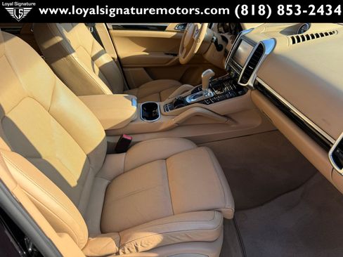 Used 2012 Porsche Cayenne AWD/4WD image 34
