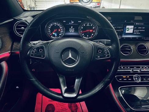 Used 2017 Mercedes-Benz E 300 4MATIC image 27