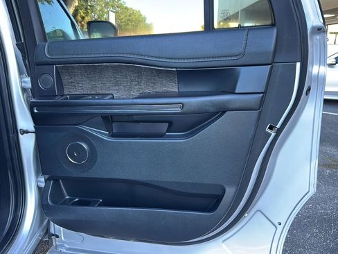 Used 2019 Ford Expedition Max Limited image 31