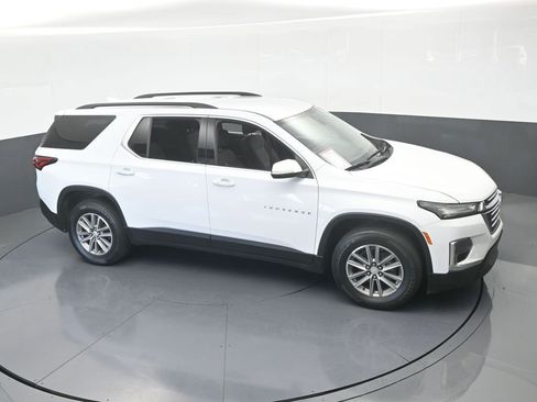 Used 2023 Chevrolet Traverse LT image 57