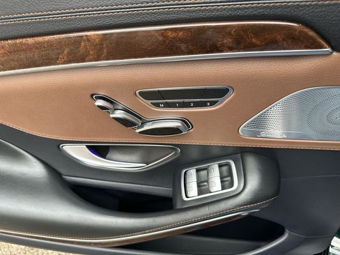 Used 2018 Mercedes-Benz S 63 AMG AMG S 63 4MATIC Sedan w/ Driver Assistance Package image 28