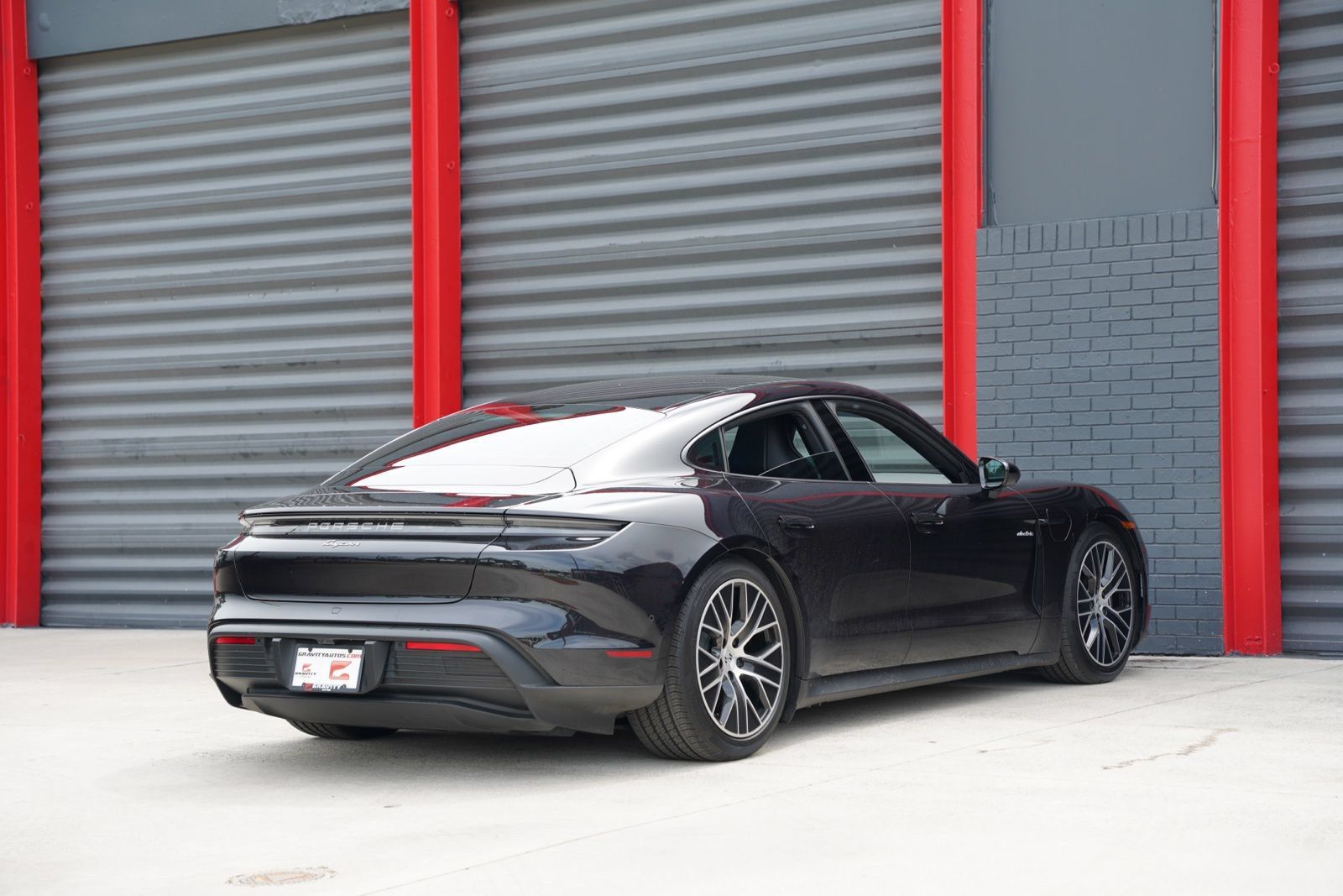 Used 2025 Porsche Taycan RWD image 12