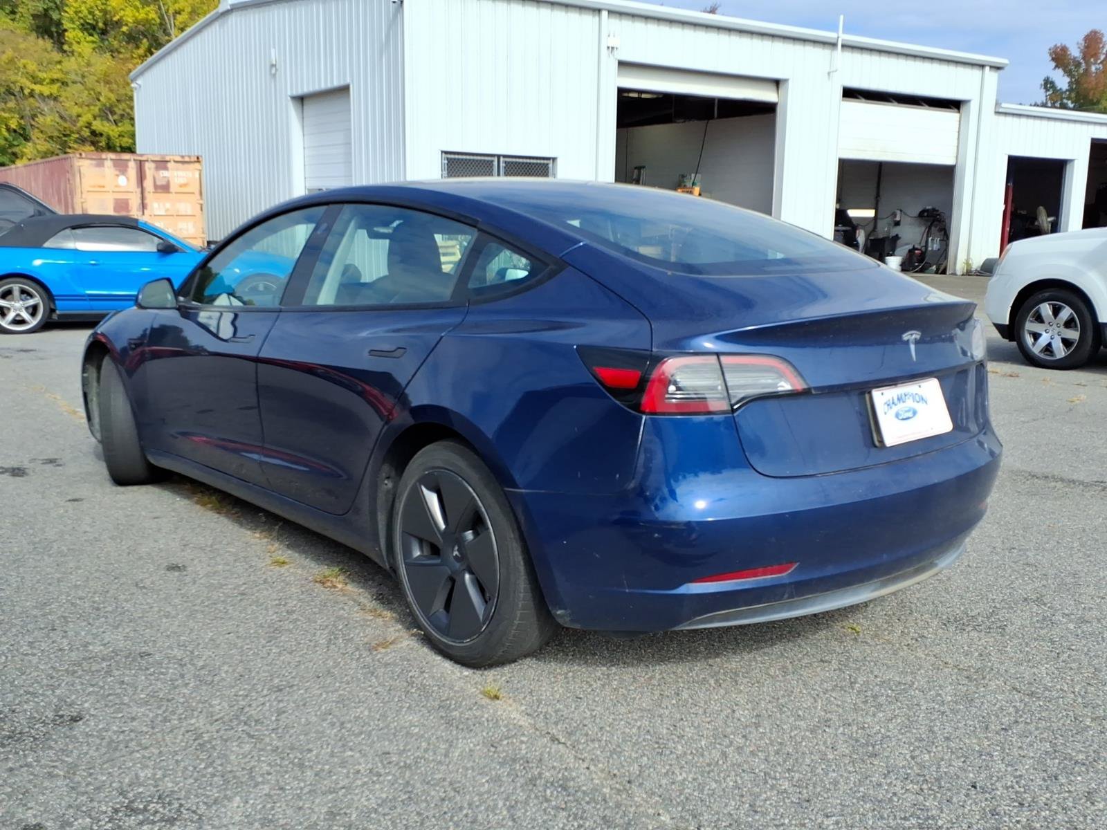 Used 2023 Tesla Model 3 Standard Range RWD image 4