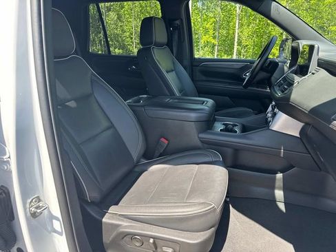 Used 2024 GMC Yukon SLT RWD image 24