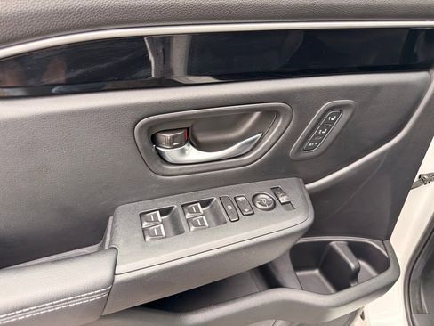 Used 2024 Honda Pilot Touring image 19