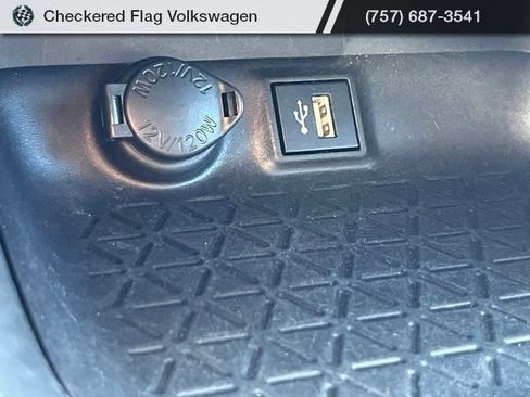 Used 2024 Toyota RAV4 XLE AWD/4WD image 40