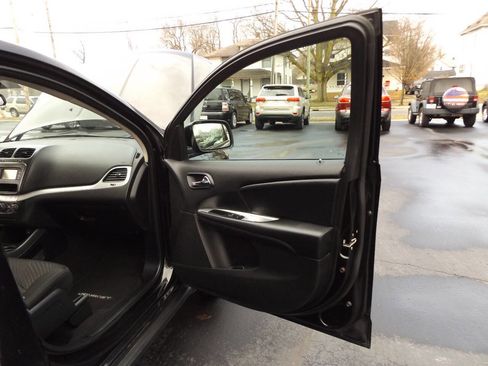 Used 2012 Dodge Journey SXT image 26