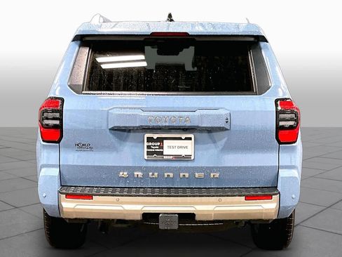 Used 2025 Toyota 4Runner Limited AWD/4WD image 5