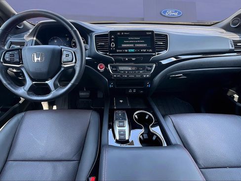 Used 2025 Honda Ridgeline Black Edition image 8
