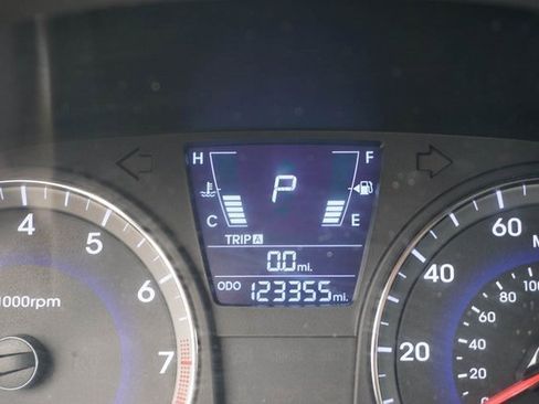 Used 2014 Hyundai Accent GLS image 13