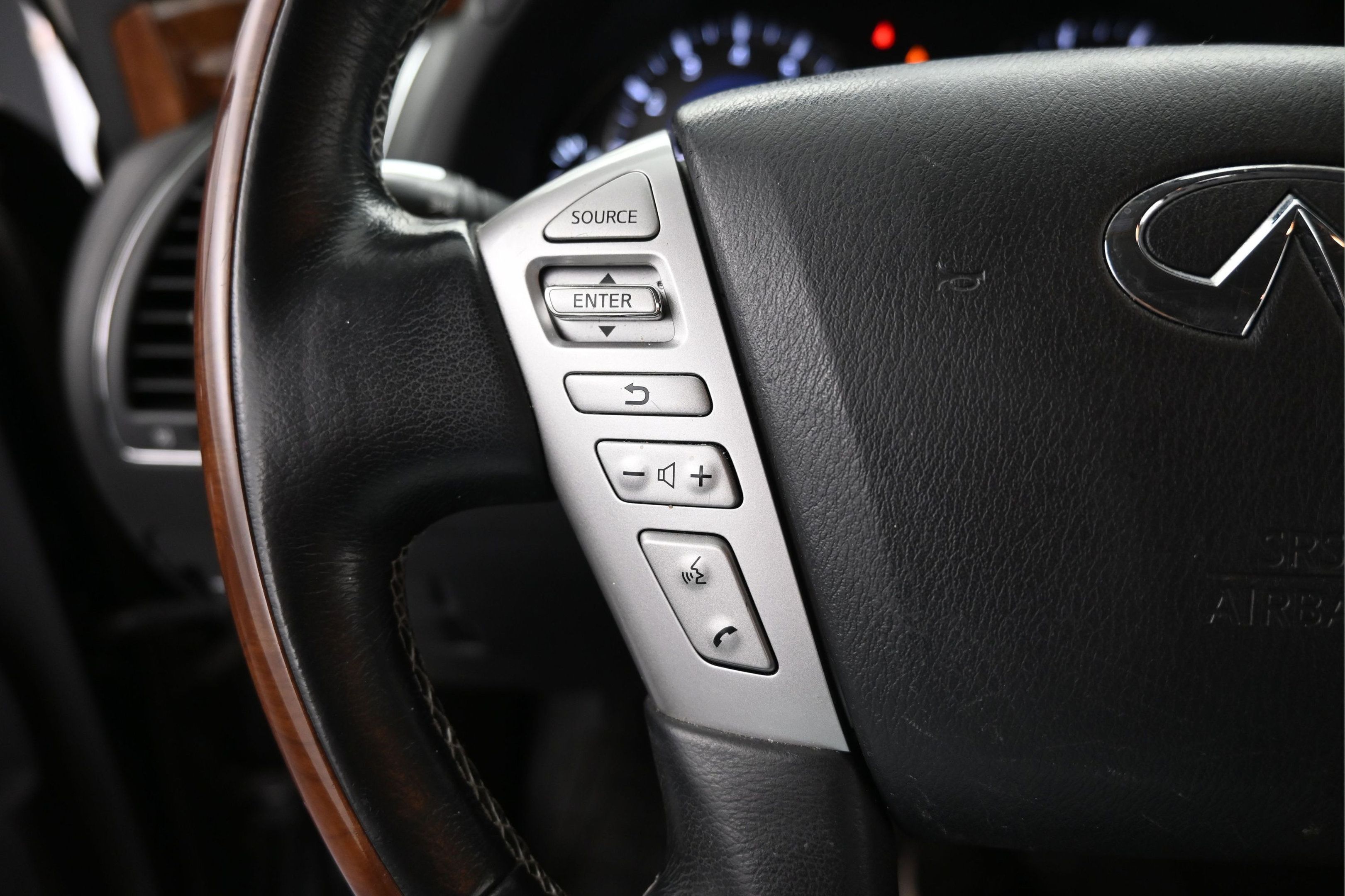 Used 2018 INFINITI QX80 2WD w/ Driver Assistance Package image 14