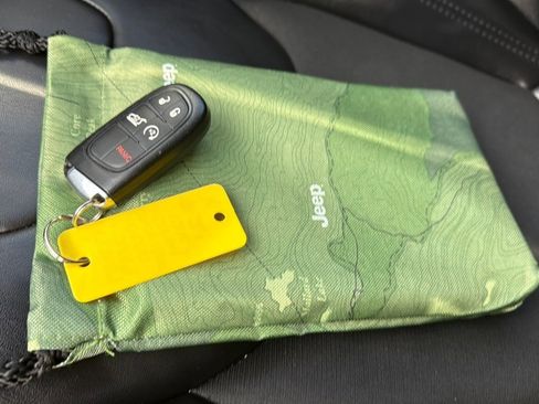 Used 2019 Jeep Cherokee Latitude Plus image 33