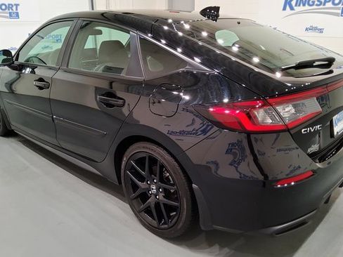 Used 2023 Honda Civic Sport image 5