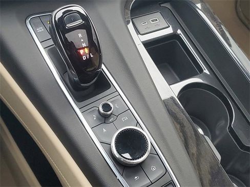 Certified 2023 Cadillac Escalade ESV Premium Luxury w/ Performance Package image 21