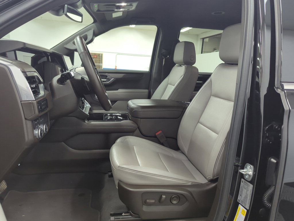 Used 2025 GMC Yukon Elevation AWD/4WD image 10
